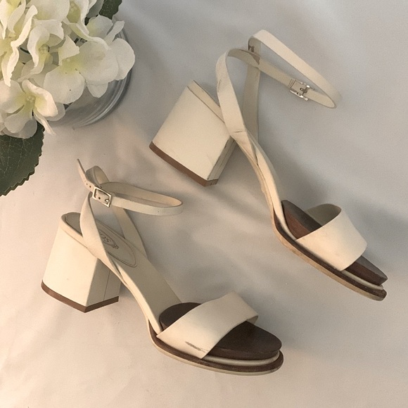 TOD’S Block Heel Leather Sandals - Picture 3 of 15